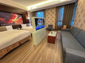 Family room | Premium bedding, down comforters, pillowtop beds, free minibar