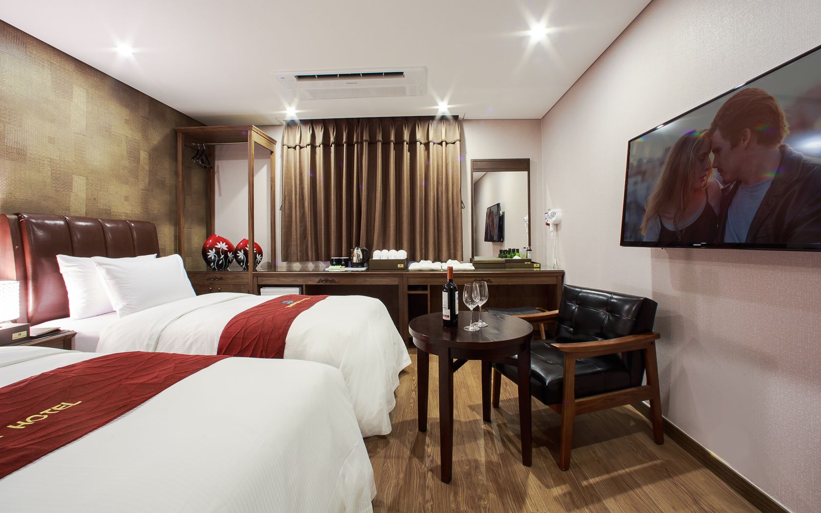 Premium bedding, down duvets, soundproofing, free WiFi