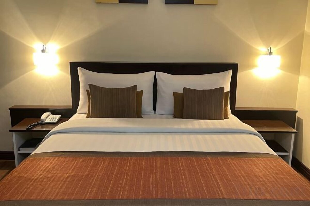 Rollaway beds (surcharge), WiFi (free), bed sheets