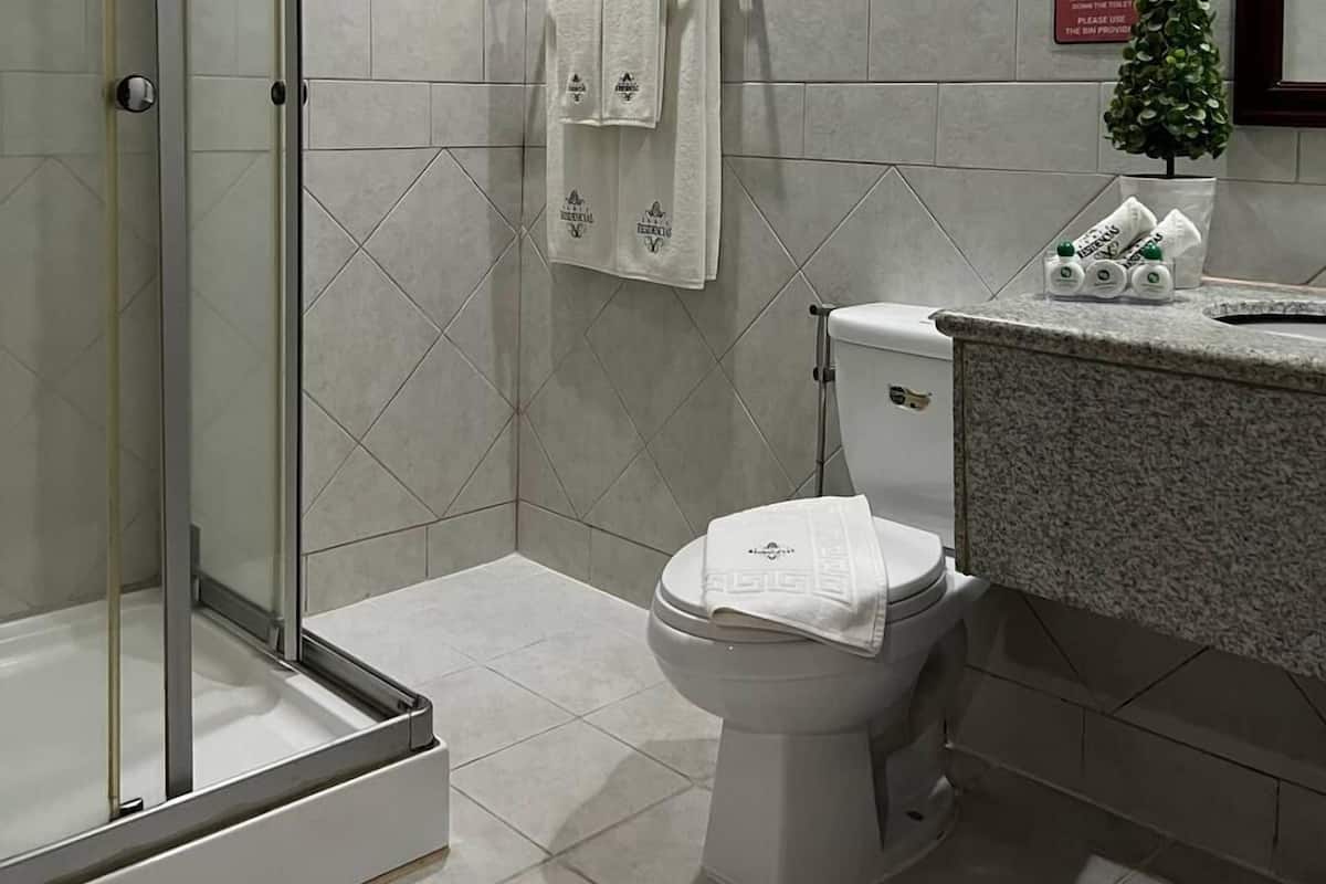 Suite (( A )) | Bathroom