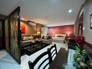 Suite (( B )) | Rollaway beds, free WiFi, bed sheets