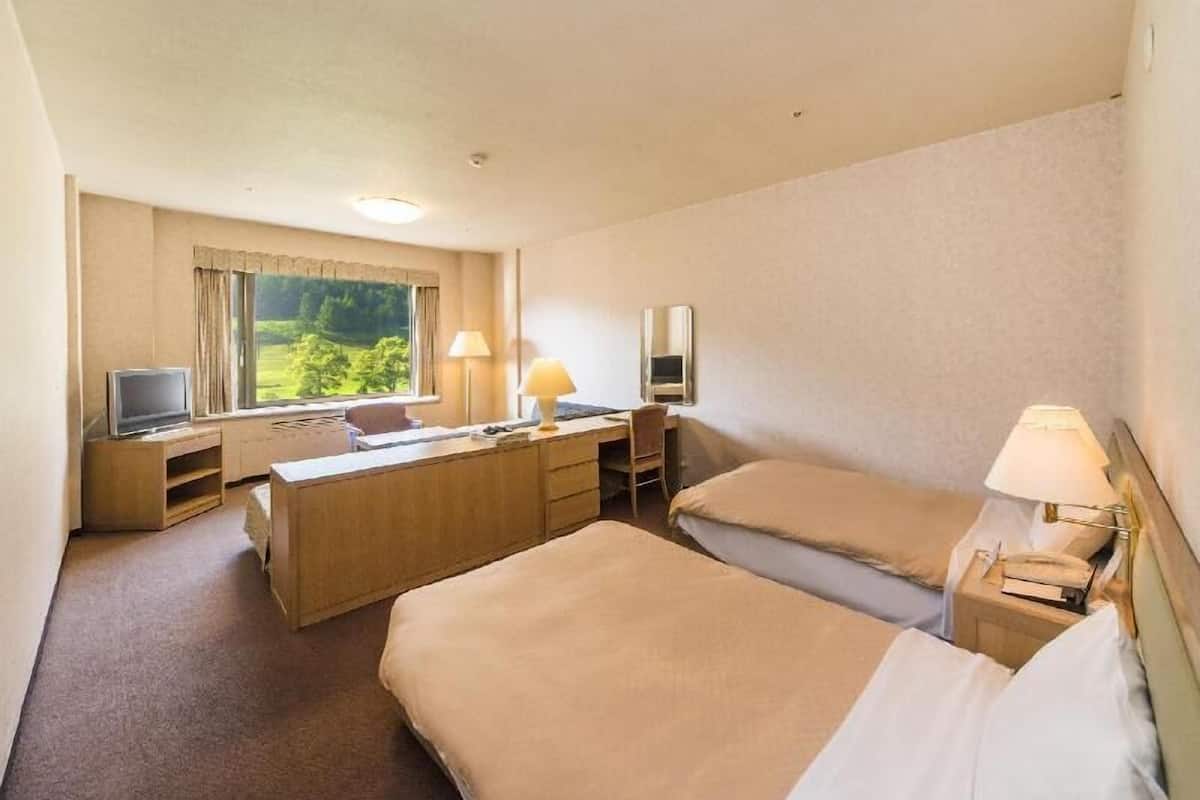 In-room safe, desk, free WiFi, bed sheets