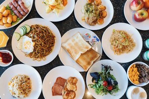 Dagelijks ontbijtbuffet (SGD 26 per persoon)