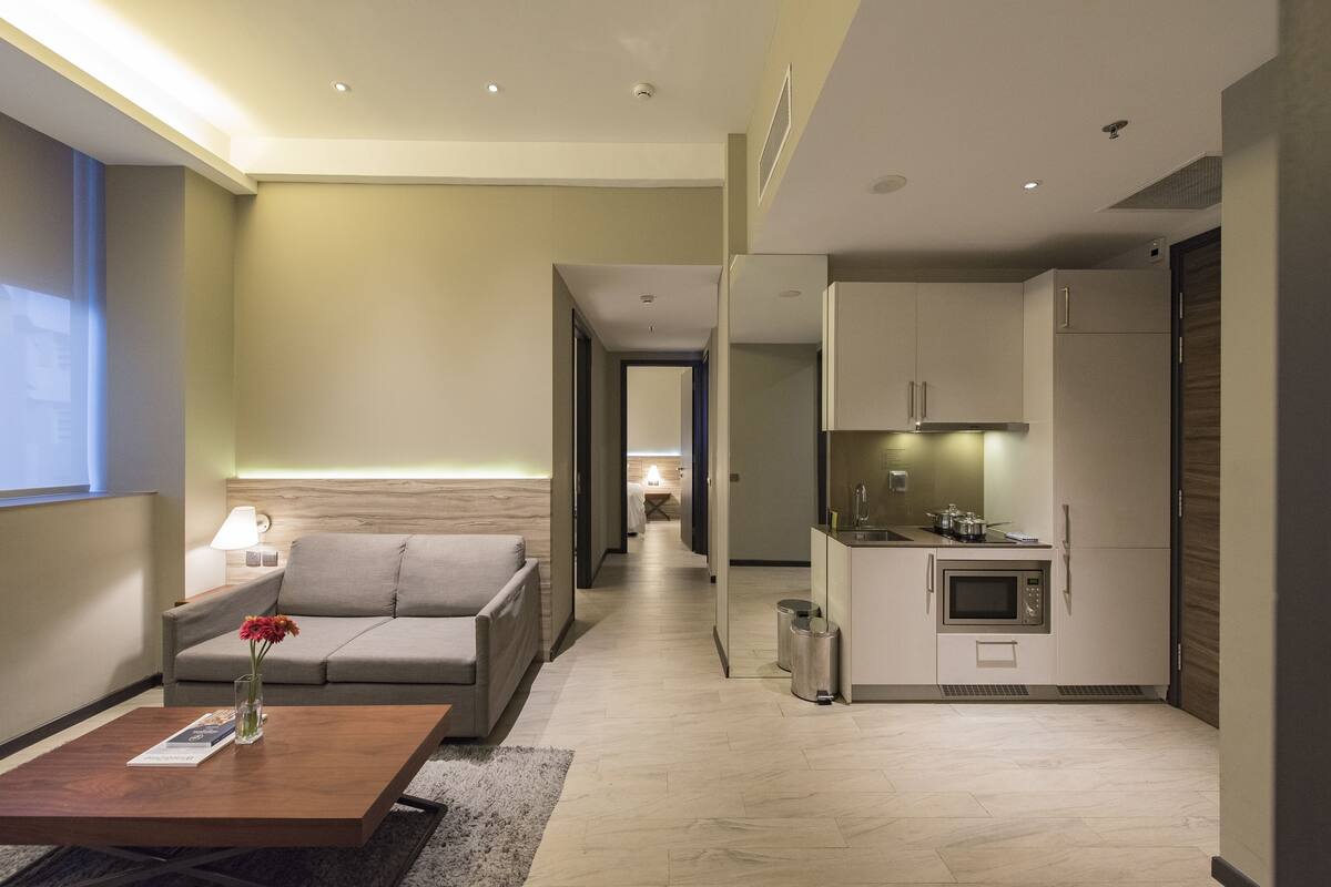 fridge, microwave, stovetop, dishwasher