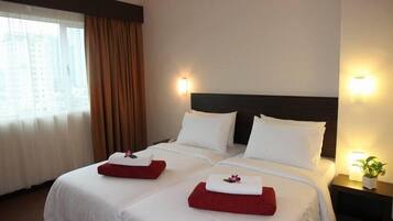 Standard Twin Room | Peti besi dalam bilik, meja, seterika/papan seterika