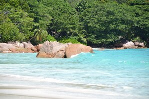 Beach towels - The Old School Self Catering (Praslin Island)