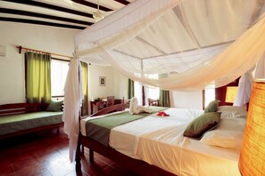 Minibar, coffre-fort, bureau, lit d’appoint (supplément)