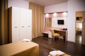 Double or Twin Room | View from room - Groane Hotel Residence (Cesano Maderno)