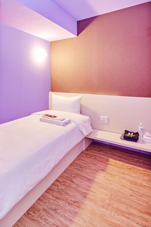 書桌、熨斗/熨衫板、免費 Wi-Fi、床單