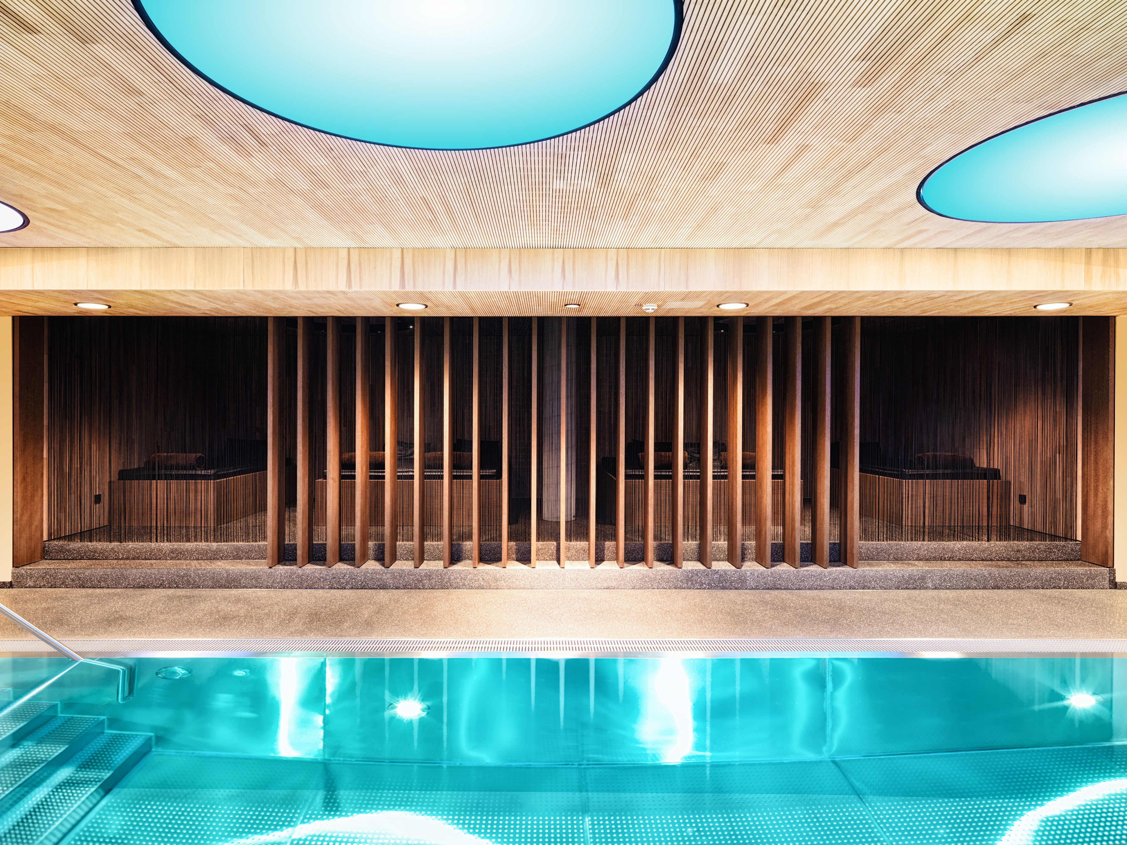 2 indoor pools, outdoor pool