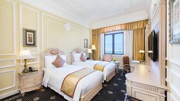 Minibar, in-room safe, desk, laptop workspace