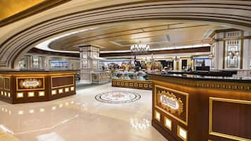 Bữa sáng buffet hàng ngày (162.8 MOP/mỗi người)