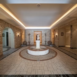 Couples treatment rooms, sauna, steam room, body treatments