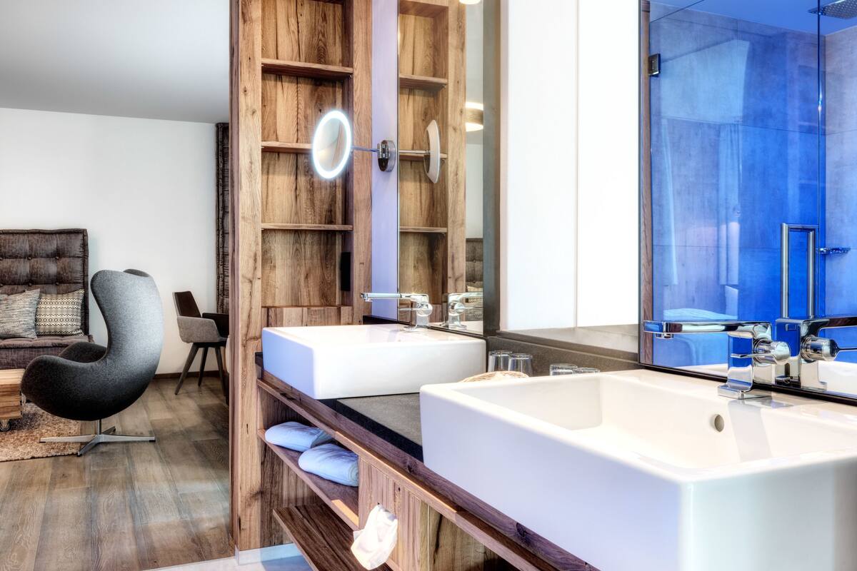 shower, free toiletries, hair dryer, bathrobes