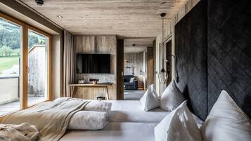 Junior Suite, 2 Bedrooms | Premium bedding, in-room safe, desk, free WiFi