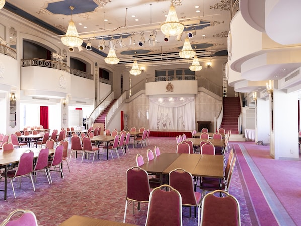 Banquet hall