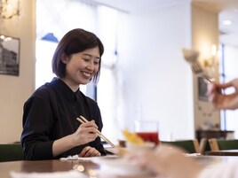 朝食 (ビュッフェ)、毎日提供 (1 名様 1850 JPY)