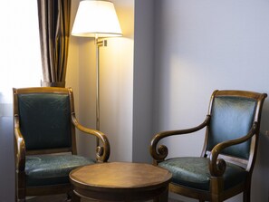 Desk, iron/ironing board, cots/infant beds, free WiFi - Ariston Hotel Kobe (Kobe)