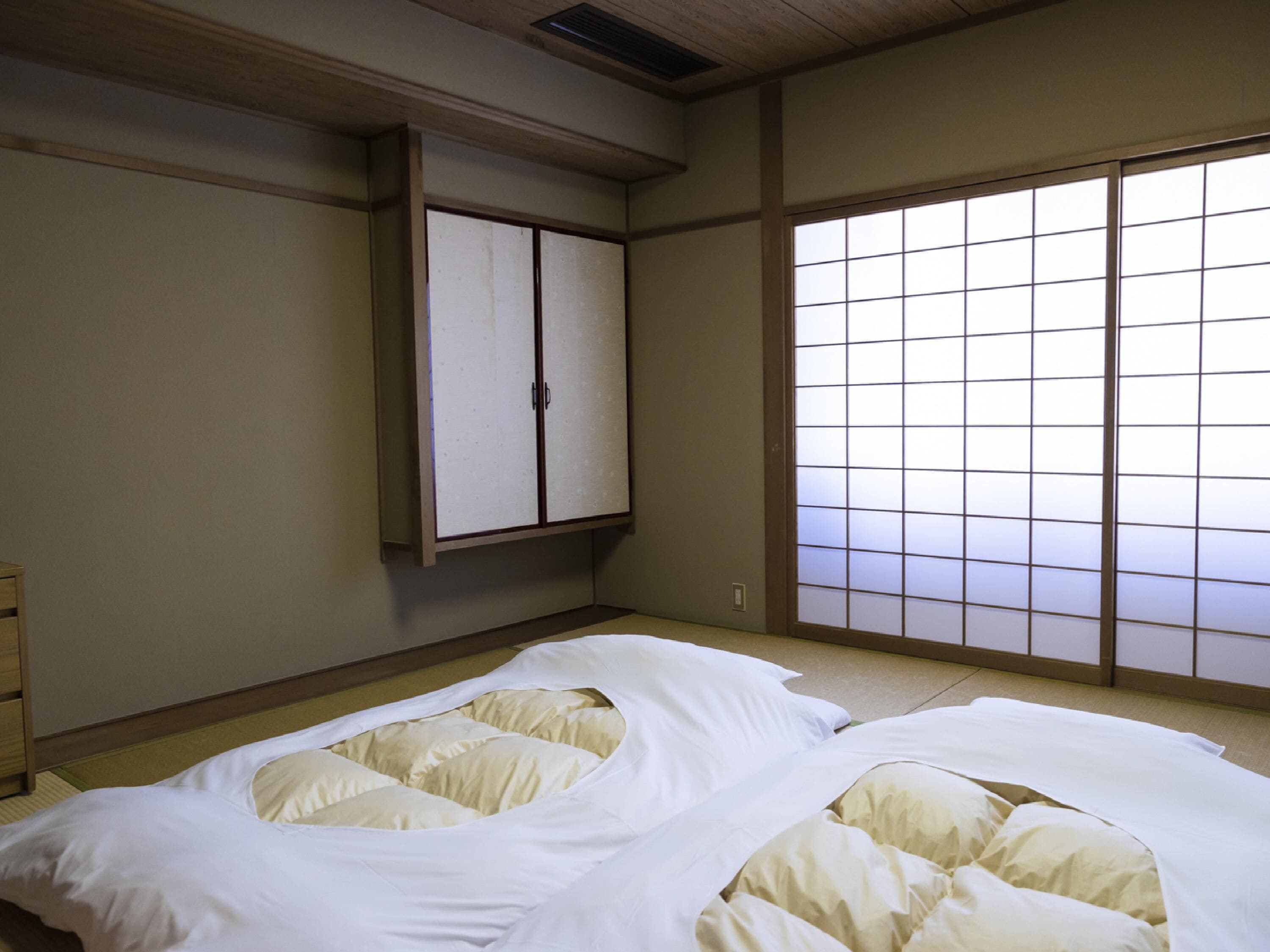 Traditional Room, Non Smoking | Desk, iron/ironing board, cots/infant beds, free WiFi