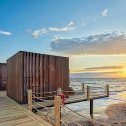 Private beach, sun-loungers, beach umbrellas, beach towels