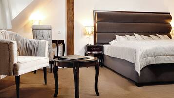 Minibar, in-room safe, blackout curtains, free WiFi