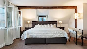 Minibar, caja de seguridad en la habitación y cortinas blackout