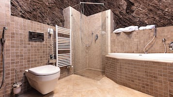 Bathroom | Bathrobes, slippers, bidet