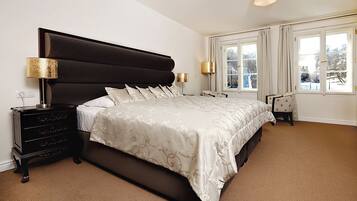 Minibar, in-room safe, blackout curtains, free WiFi