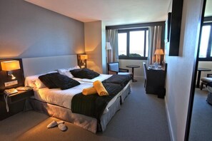 Minibar, in-room safe, desk, soundproofing