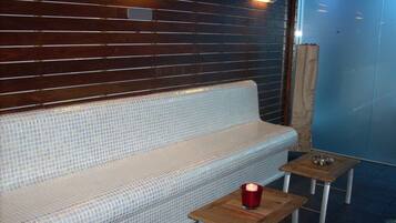 Salas para tratamentos a dois, sauna seca, banheira de hidromassagem