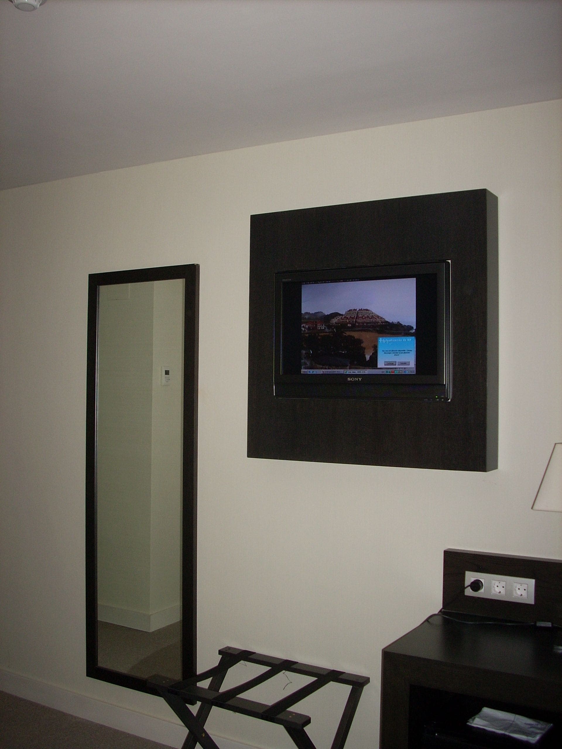 double room single use | minibar, in-room safe, desk, soundproofing