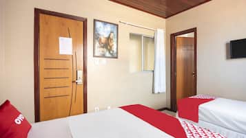 Dreibettzimmer, Mehrere Betten | Minibar, kostenloses WLAN