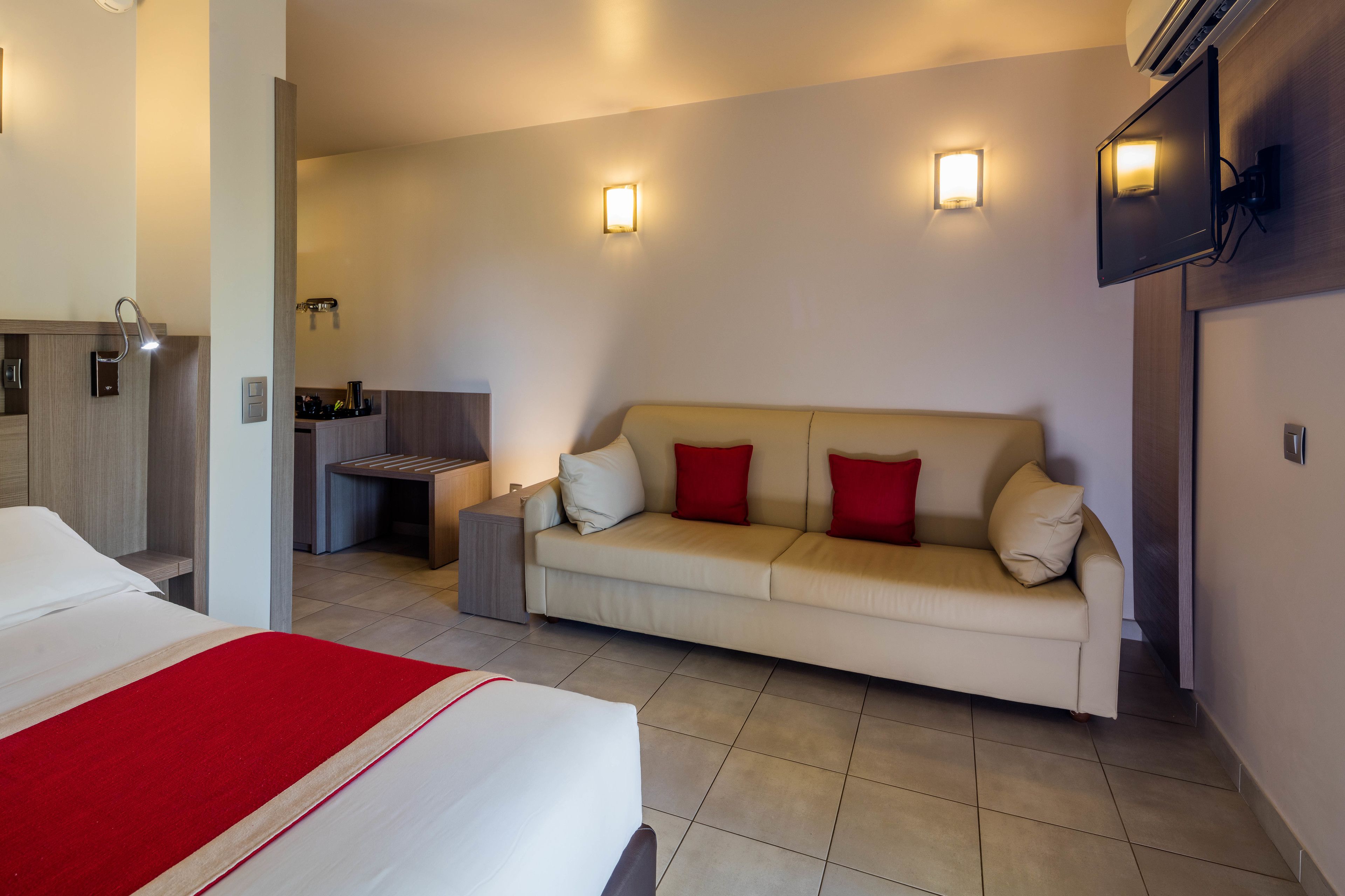 double room, 1 queen bed, non smoking, terrace | premium bedding, minibar, in-room safe, desk