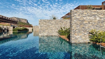 Indoor pool, 3 outdoor pools, pool umbrellas, sun loungers