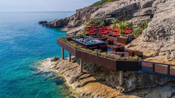 11 bares, bar junto a la piscina, bar en la playa