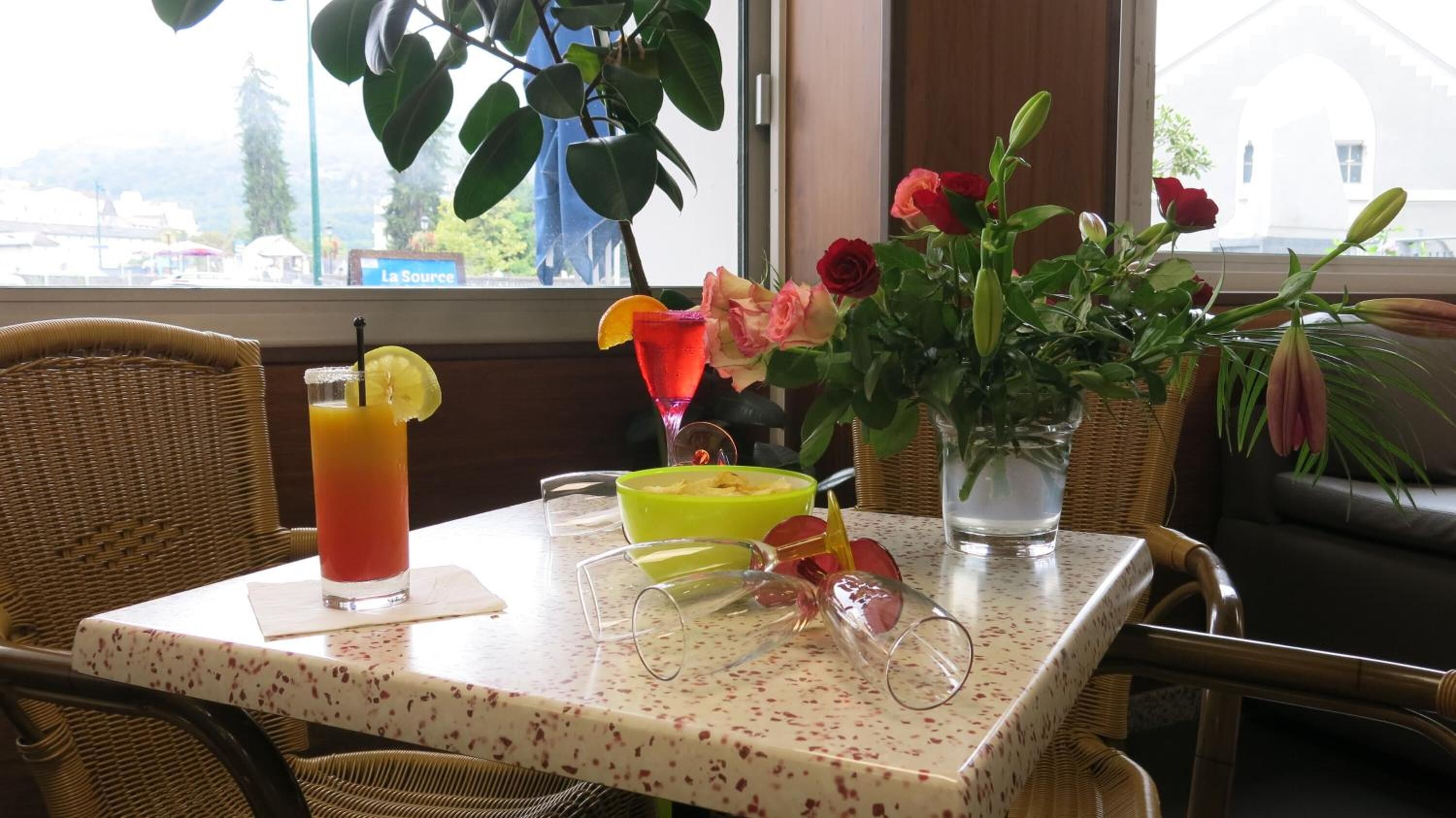 breakfast, lunch, dinner served; italian cuisine