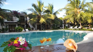 2 outdoor pools, pool umbrellas, pool loungers