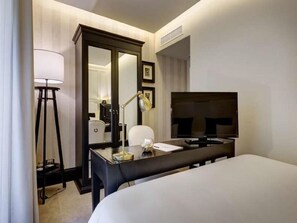 Phòng đơn | Bộ đồ giường cao cấp, minibar, két bảo mật tại phòng, bàn