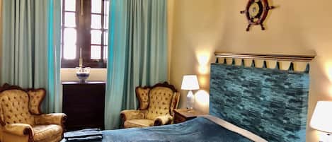 Studio Suite Khas | Seprai premium, minibar, setrika/meja setrika, dan Wi-Fi gratis