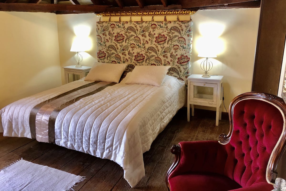 Suite Studio Romantique | Literie de qualité supérieure, minibar, fer et planche à repasser
