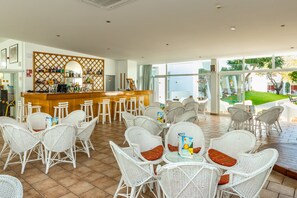 Bar (in der Unterkunft)