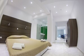 Una scrivania, ferro/asse da stiro, Wi-Fi (a pagamento), lenzuola