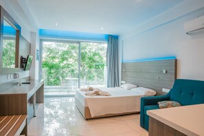 Desk, iron/ironing board, WiFi, bed sheets - Rio Gardens Aparthotel (Ayia Napa)