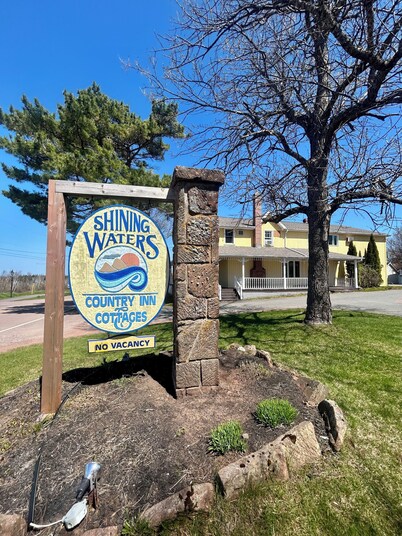 Shining Waters Country Inn