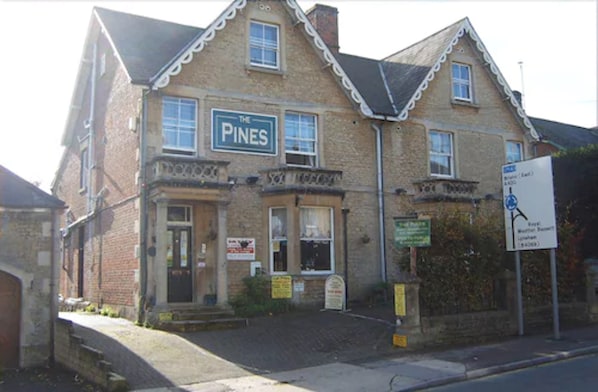 Unclassified image, 1 of 26, button - The Pines Guest Accommodation (Chippenham)