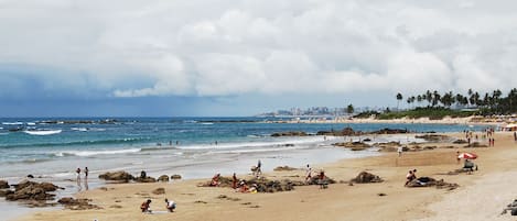 Una spiaggia nelle vicinanze