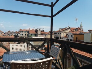 Suite familiar, vista a la ciudad | Vista desde la habitación