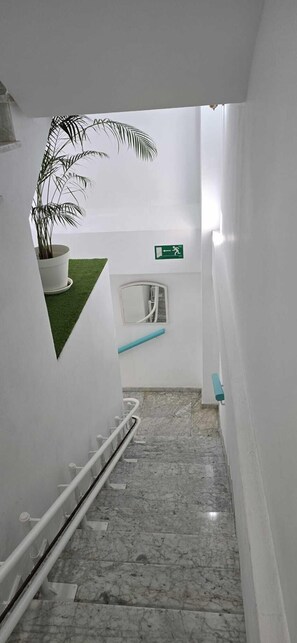 Pintu masuk interior