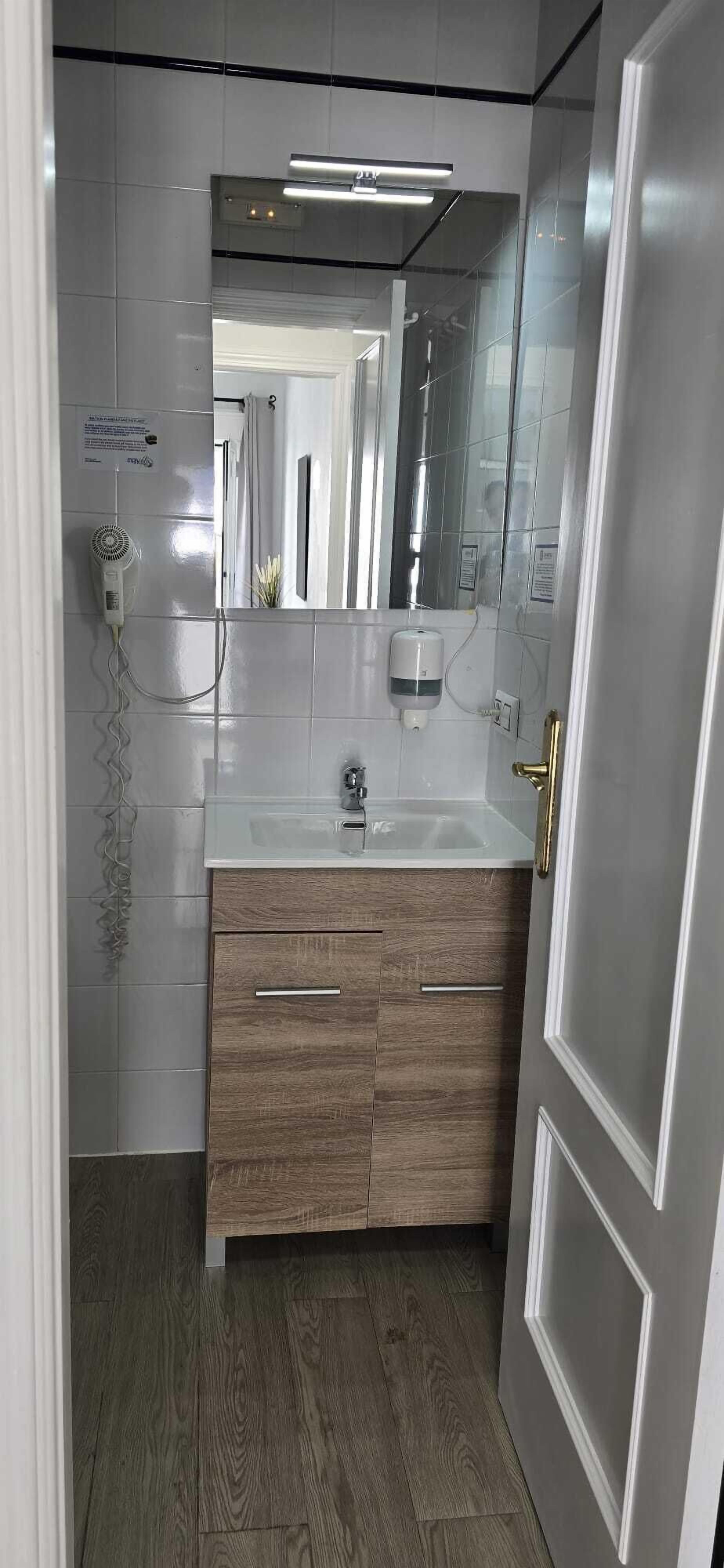 Huoneisto, 1 makuuhuone | Kylpyhuone | Suihku, ilmaiset hygieniatuotteet, hiustenkuivaaja, bidee