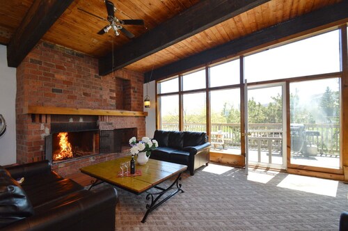 6 Bed Blue Mountain Chalets